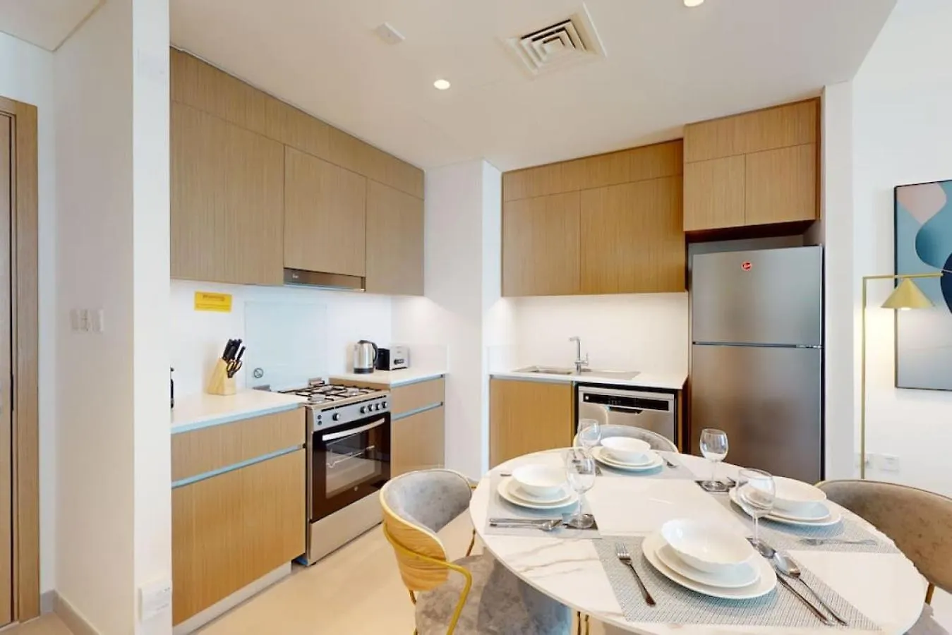 Summer At Creek Beach - Elegant One Bedroom Dubai Apartment